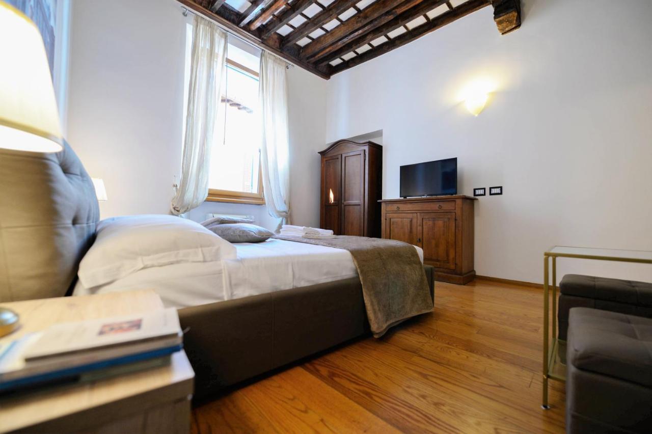 Campo De Fiori Relais Aparthotel Rome Luaran gambar